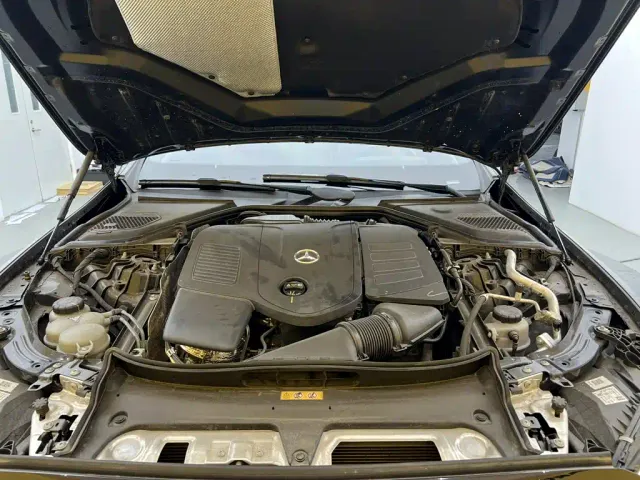 Mercedes-Benz E-Class — Фото автомобиля 11