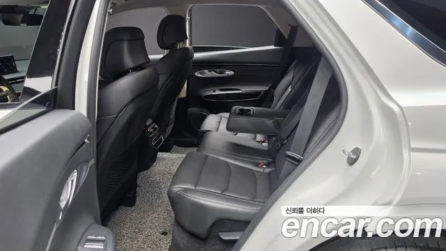 Genesis GV70 — Фото автомобиля 25