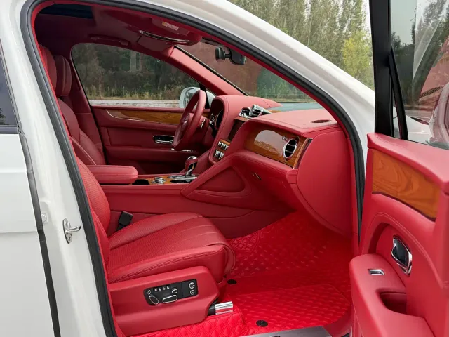Bentley Bentayga — Фото автомобиля 8
