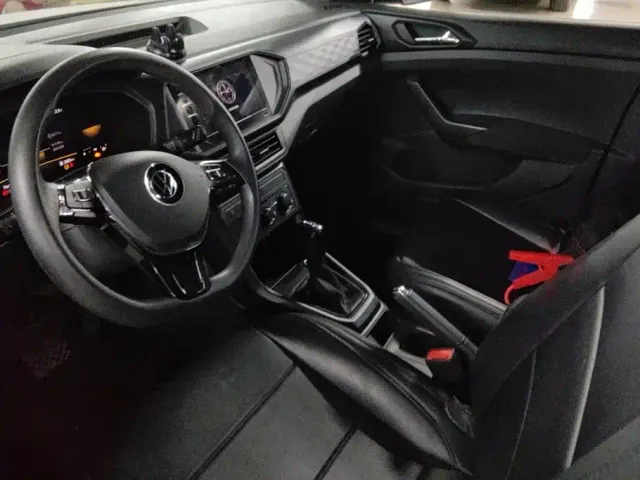 Volkswagen T-Cross — Фото автомобиля 12