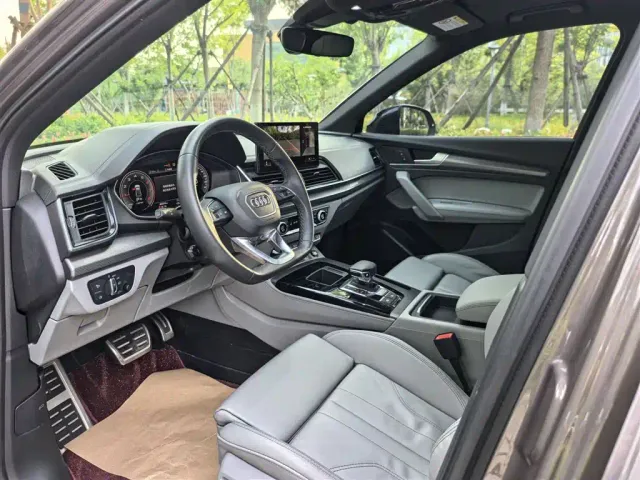 Audi Q5L — Фото автомобиля 12