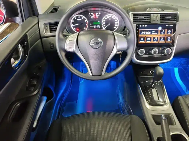 Nissan Tiida — Фото автомобиля 10