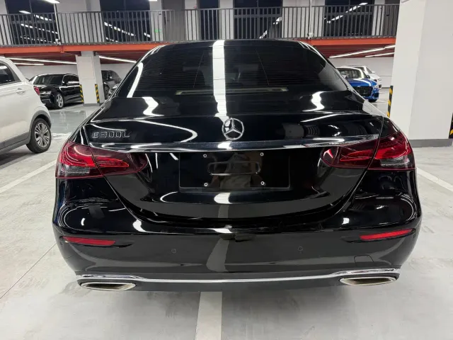 Mercedes-Benz E-Class — Фото автомобиля 18