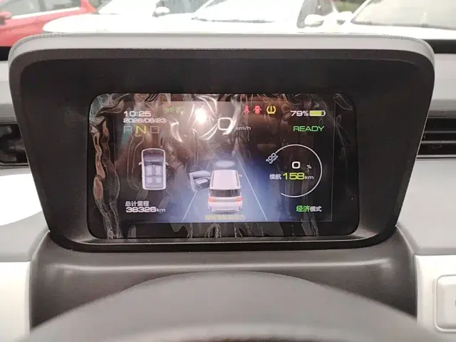 Wuling Hongguang Mini EV — Фото автомобиля 11