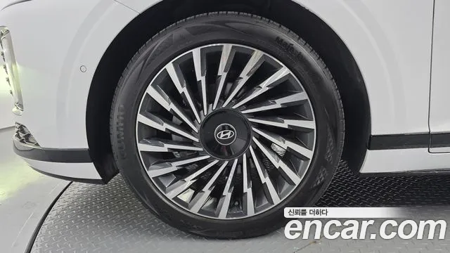 Hyundai Grandeur GN7 — Фото автомобиля 5