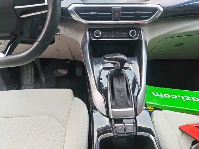 Maxus G50 — Фото автомобиля 13