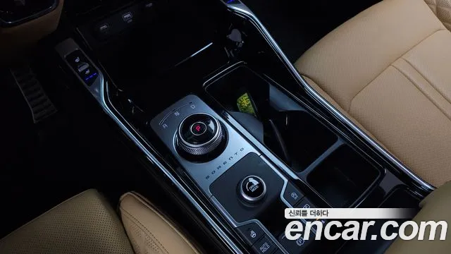 Kia Sorento Sorento 4-е поколение Бензин 2.5T 2WD — Фото автомобиля 9