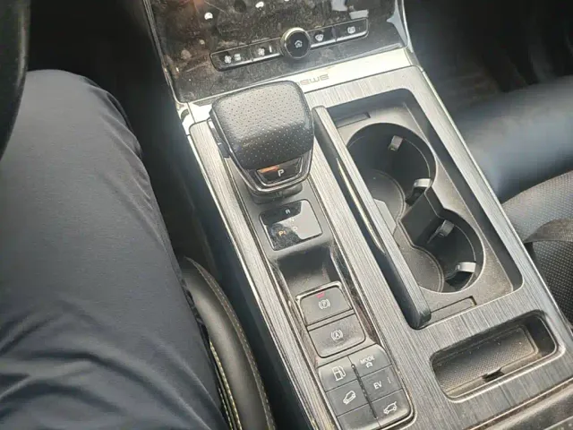 Roewe RX5 — Фото автомобиля 13