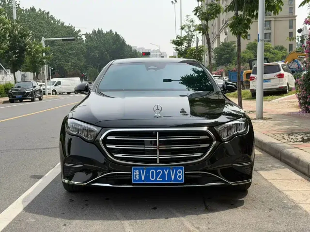 Фотография автомобиля — Mercedes-Benz E-Class