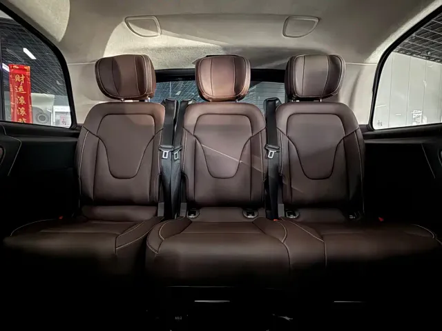 Mercedes-Benz V-Class — Фото автомобиля 12