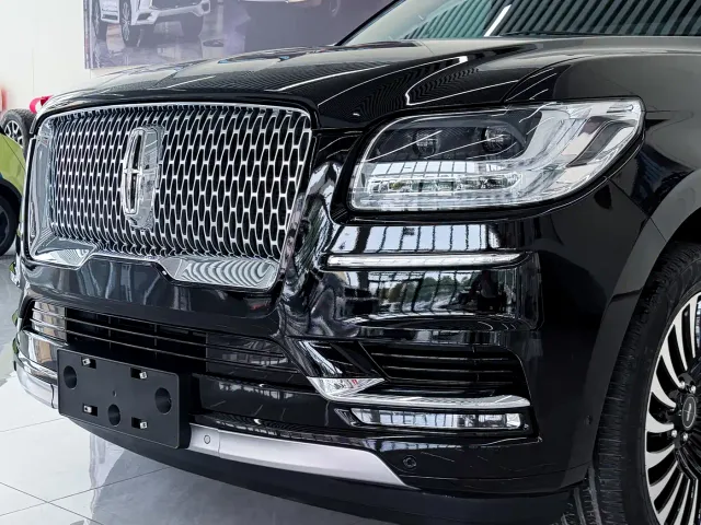 Lincoln Navigator — Фото автомобиля 6