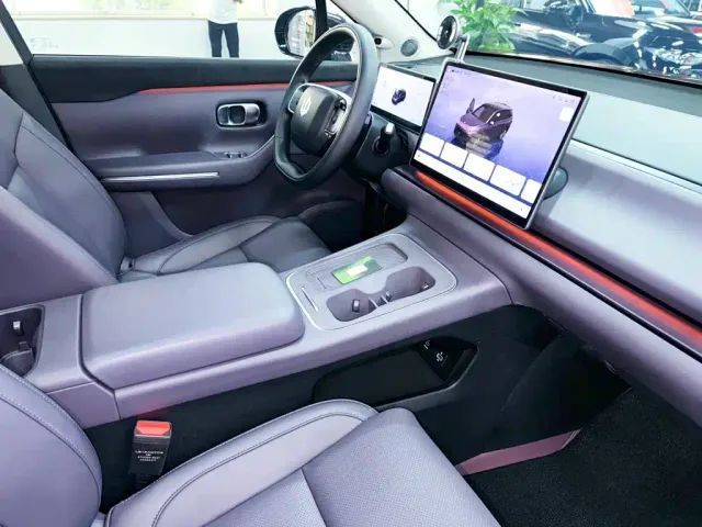 Leapmotor C10 — Фото автомобиля 25