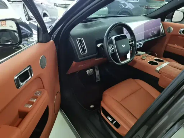 Li Auto L7 — Фото автомобиля 15