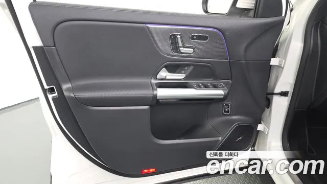 Mercedes-Benz EQA — Фото автомобиля 22
