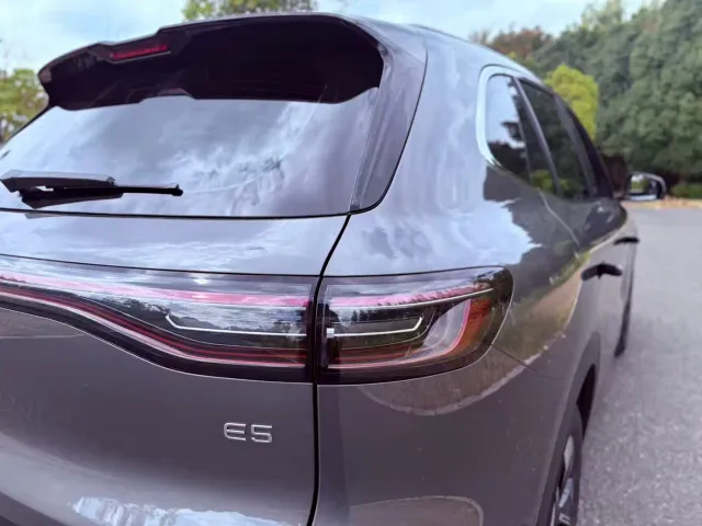 Geely Galaxy E5 — Фото автомобиля 23