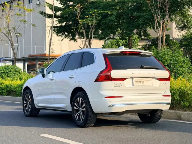 Volvo XC60 — Фото автомобиля 9