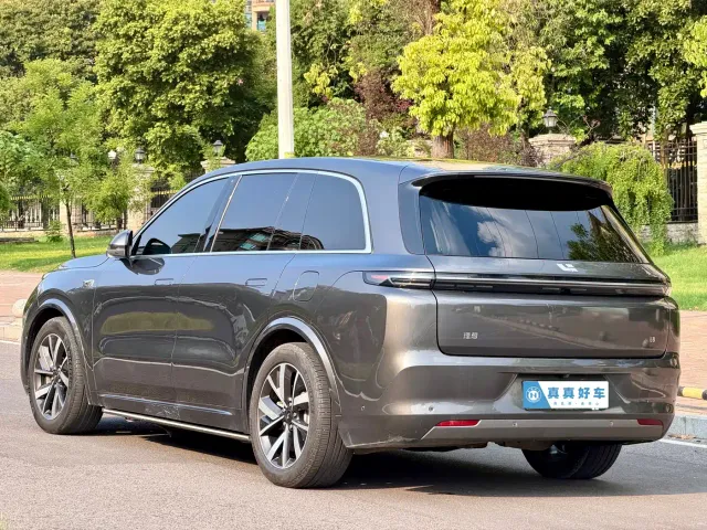 Li Auto L8 — Фото автомобиля 6