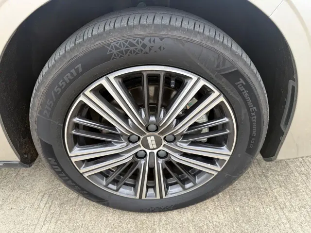 Geely Galaxy Stellar 6 — Фото автомобиля 4