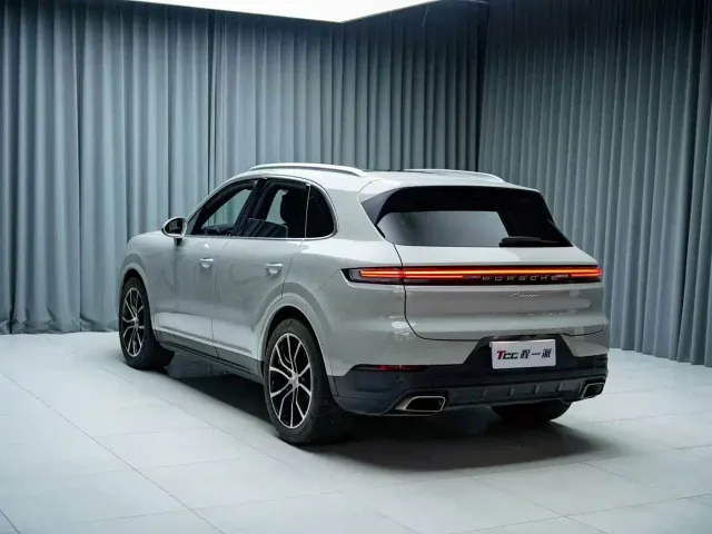 Porsche Cayenne — Фото автомобиля 7