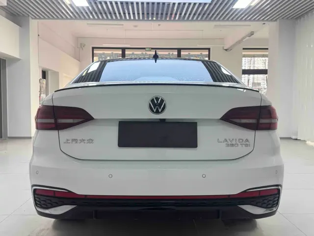Volkswagen Lavida — Фото автомобиля 5