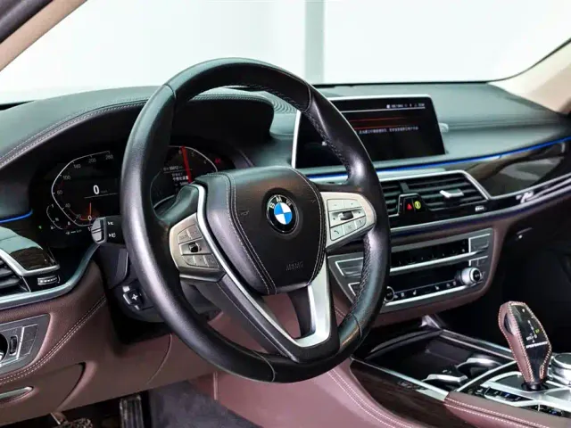 BMW 7 Series — Фото автомобиля 20