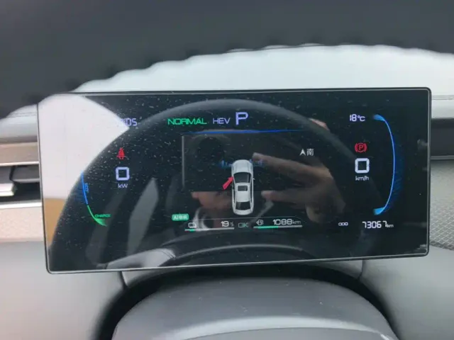 BYD Qin PLUS — Фото автомобиля 11