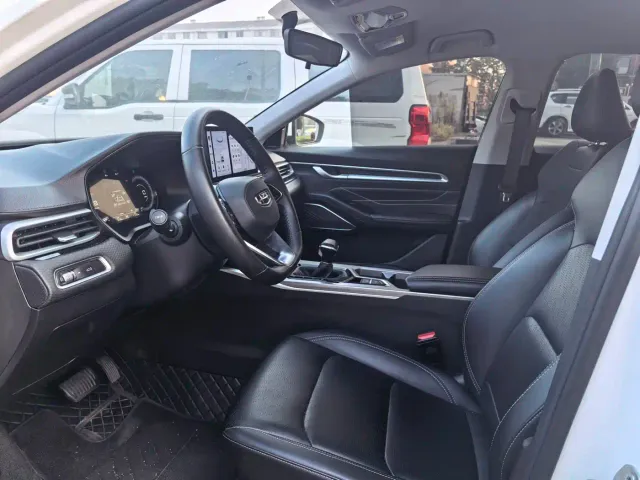 Geely Emgrand — Фото автомобиля 7