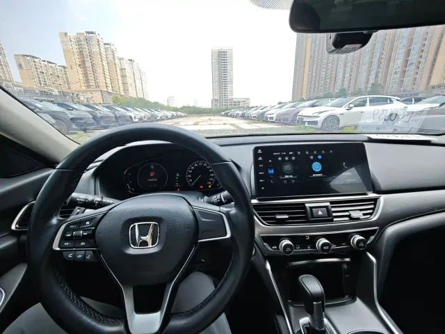 Honda Accord — Фото автомобиля 7
