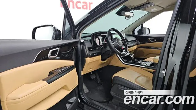 Kia Carnival Generation 4 — Фото автомобиля 10