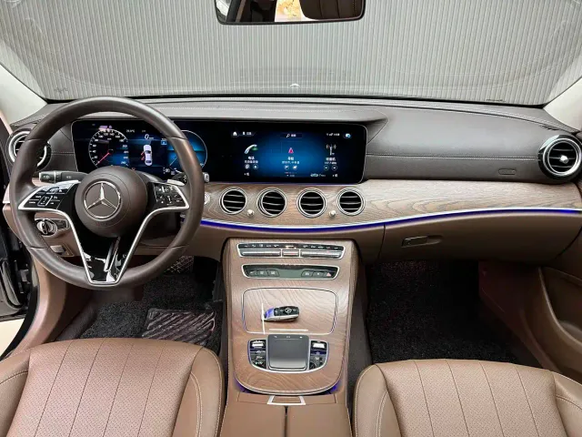 Mercedes-Benz E-Class — Фото автомобиля 8