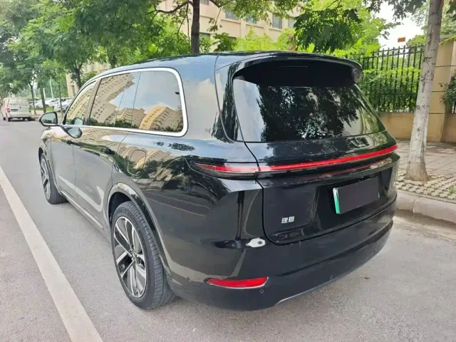 Li Auto L9 — Фото автомобиля 7