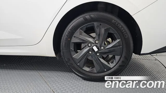 Hyundai Avante CN7 — Фото автомобиля 21