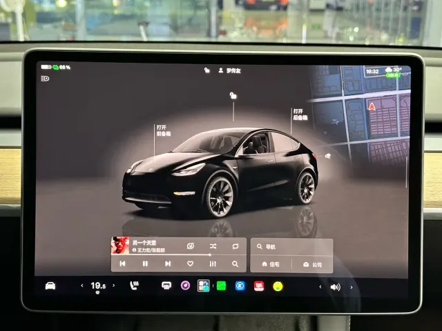 Tesla Model Y — Фото автомобиля 17