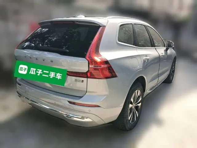 Volvo XC60 — Фото автомобиля 4
