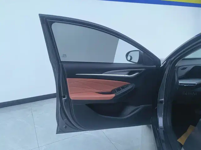 Changan Eado — Фото автомобиля 7