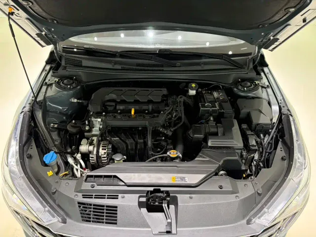 Hyundai Elantra — Фото автомобиля 19