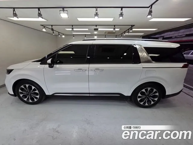 Kia Carnival Generation 4 — Фото автомобиля 8
