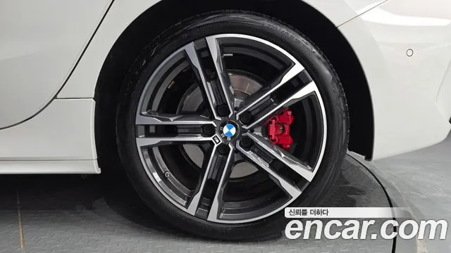 BMW 1 Series F40 — Фото автомобиля 20