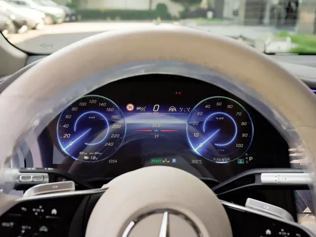 Mercedes-Benz EQS SUV — Фото автомобиля 8