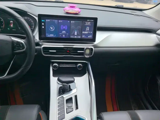 Geely Binyue — Фото автомобиля 12