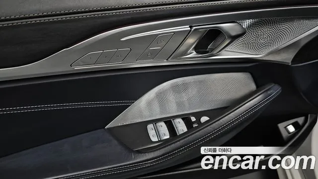BMW 8 Series G15 — Фото автомобиля 17