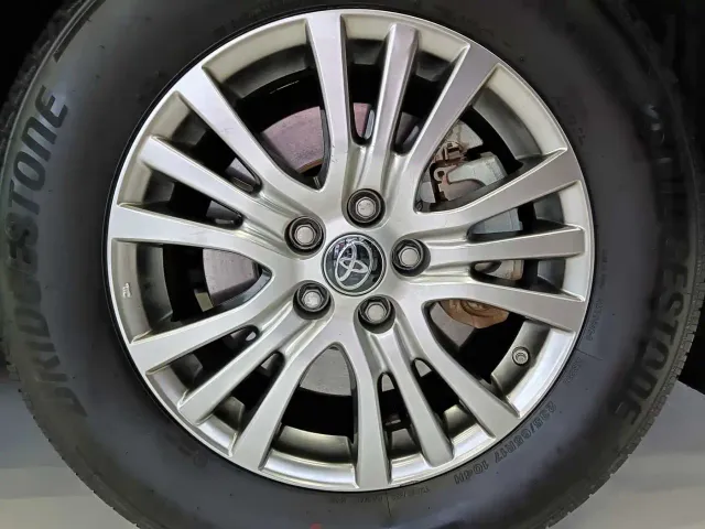 Toyota Sienna — Фото автомобиля 23