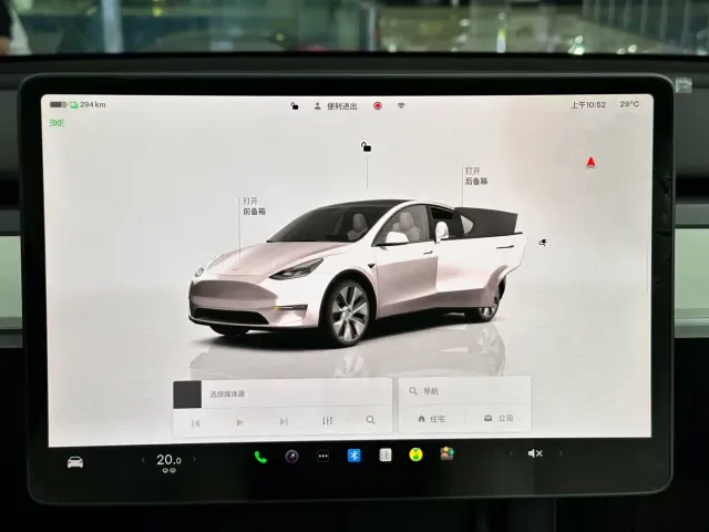 Tesla Model Y — Фото автомобиля 12