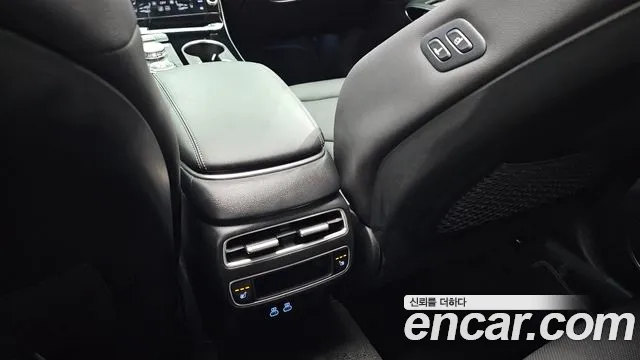 Genesis GV70 2.5T Бензин 2WD — Фото автомобиля 29