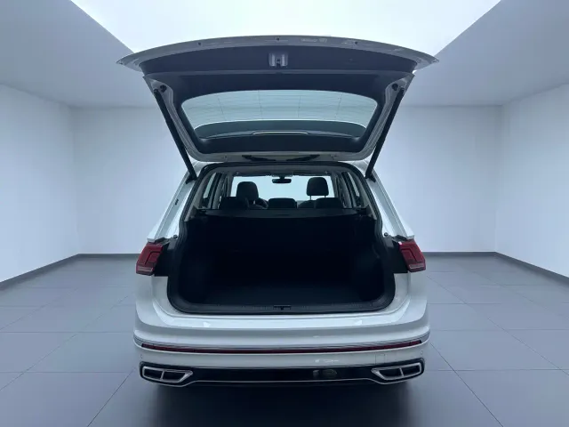 Volkswagen Tiguan L — Фото автомобиля 9