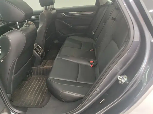 Honda Accord — Фото автомобиля 16
