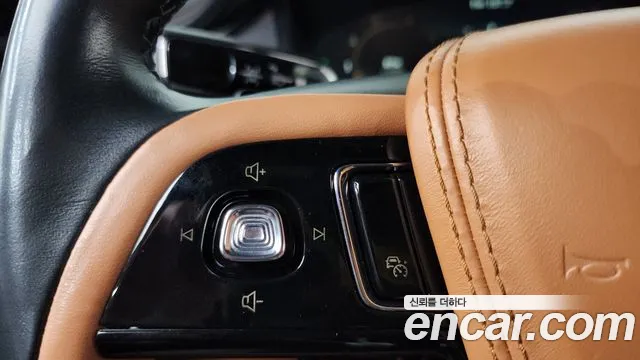 Lincoln Aviator — Фото автомобиля 10