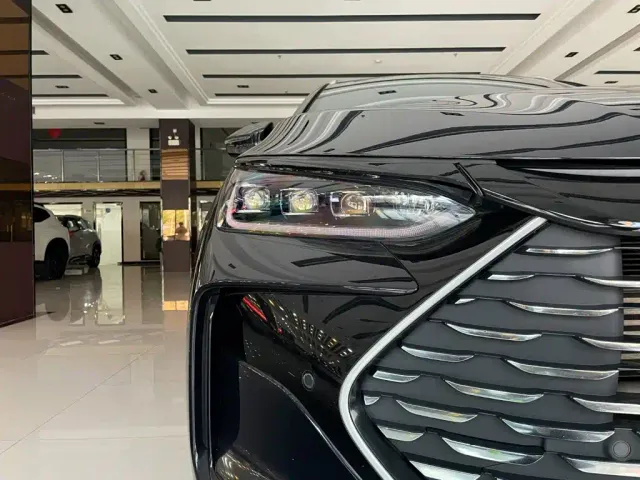 BYD Tang — Фото автомобиля 8