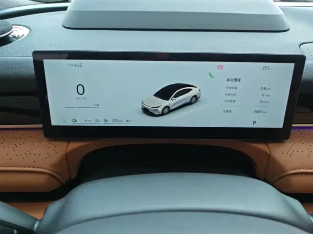 Geely Galaxy Xingyao 8 — Фото автомобиля 11