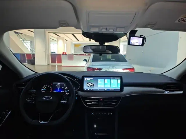Ford Escape — Фото автомобиля 9